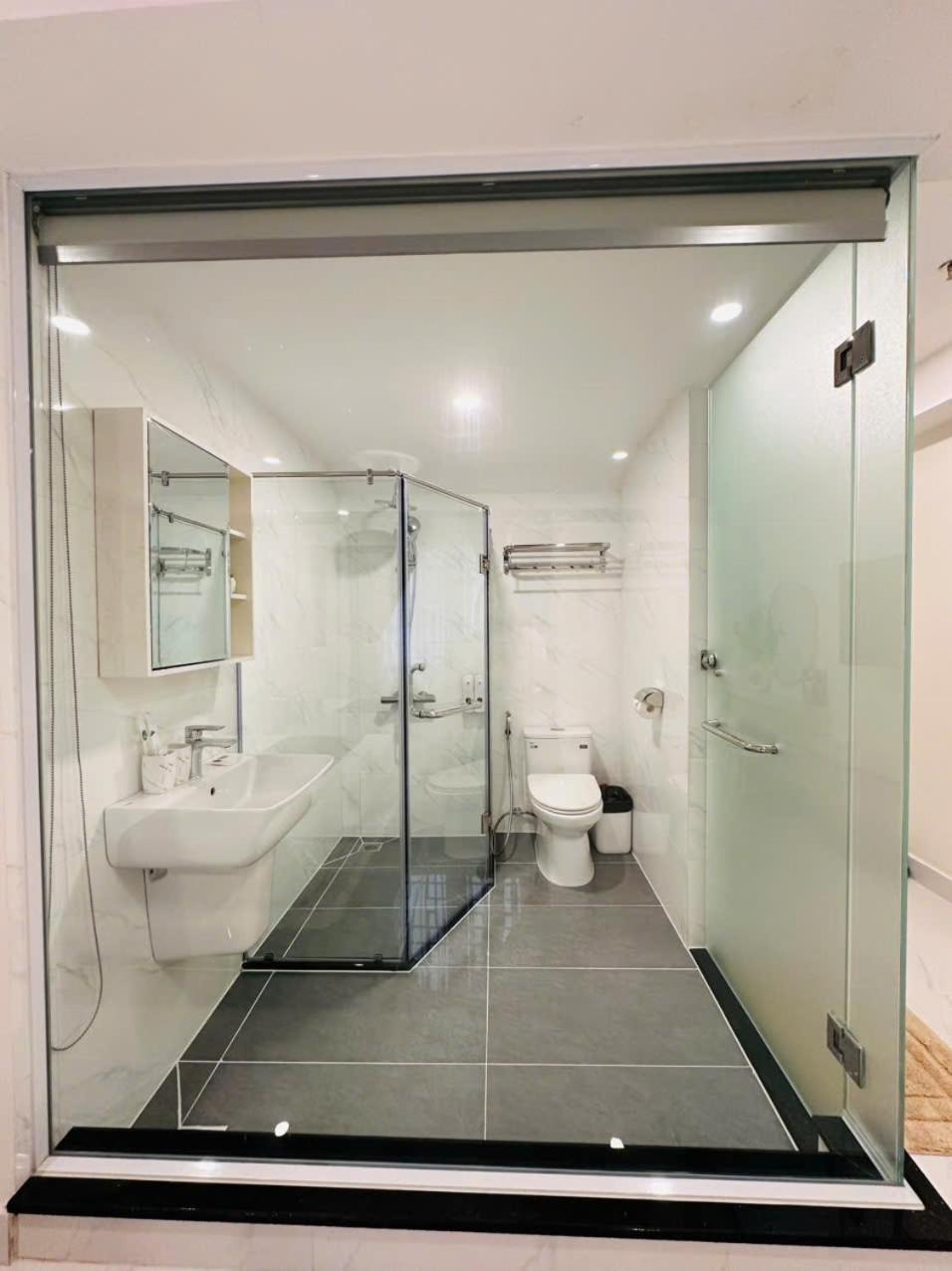 The Luxury Khách sạn TP. Hồ Chí Minh