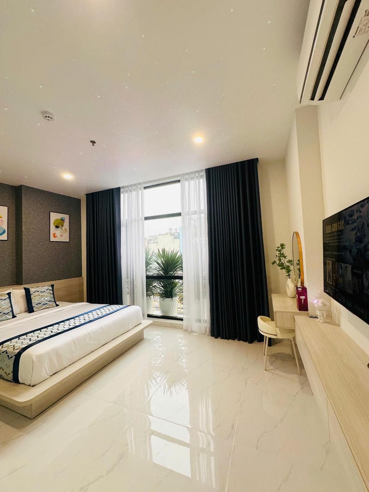 The Luxury Khách sạn TP. Hồ Chí Minh